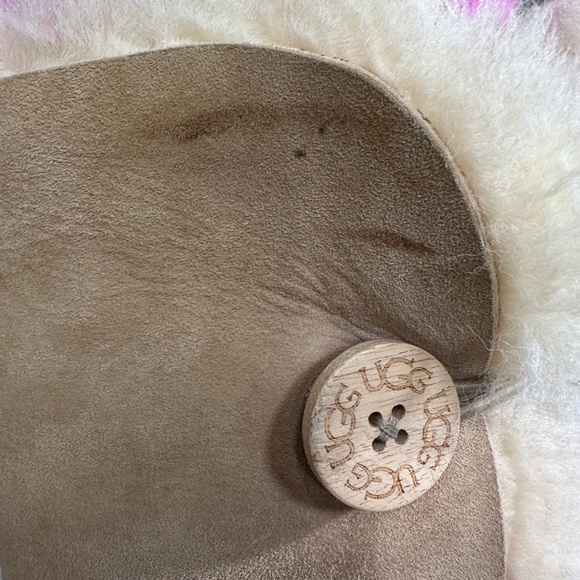 UGG Bailey Button Triplet Boots - Picture 8 of 11